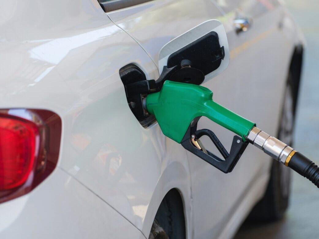 Chèque carburant : quelles sont les conditions pour en profiter ?