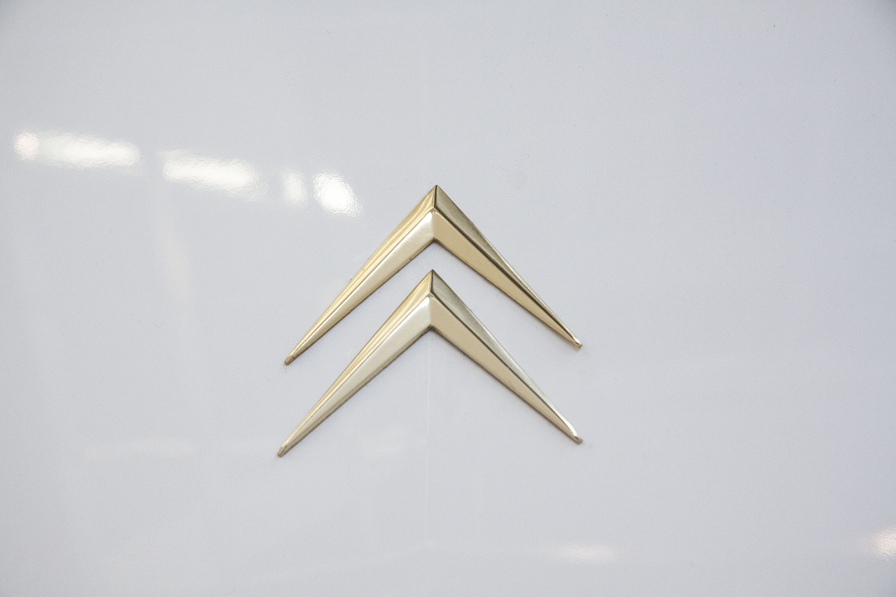 Quelle est l’origine du double chevron du logo Citroën ?