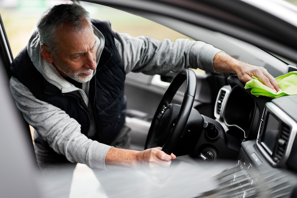 Voici pourquoi il faut nettoyer régulièrement l’intérieur de votre voiture