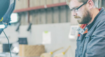 Protéger la carrosserie de votre voiture pendant les vacances : nos conseils experts