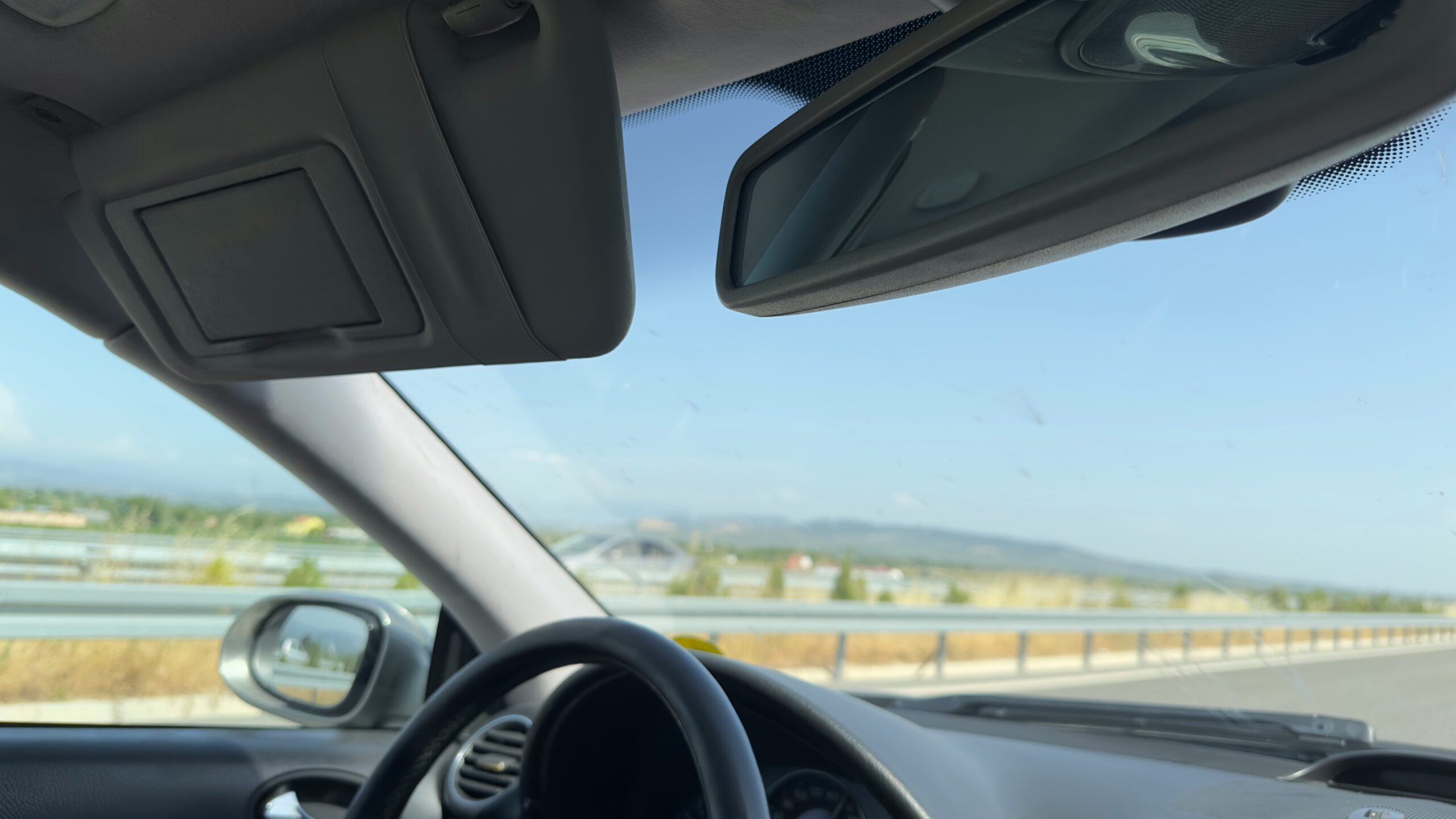 Voyager en voiture sans se ruiner : astuces vacances