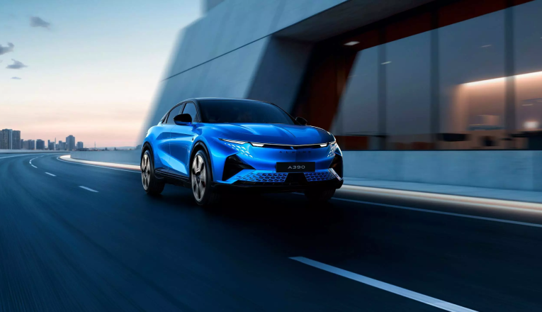 Fabrication de l&rsquo;Alpine A390 à Dieppe : Innovation et Tradition