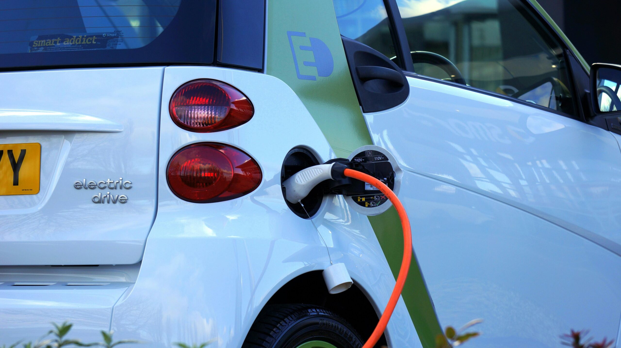 Guide 2025 : Choisir sa voiture électrique en leasing social