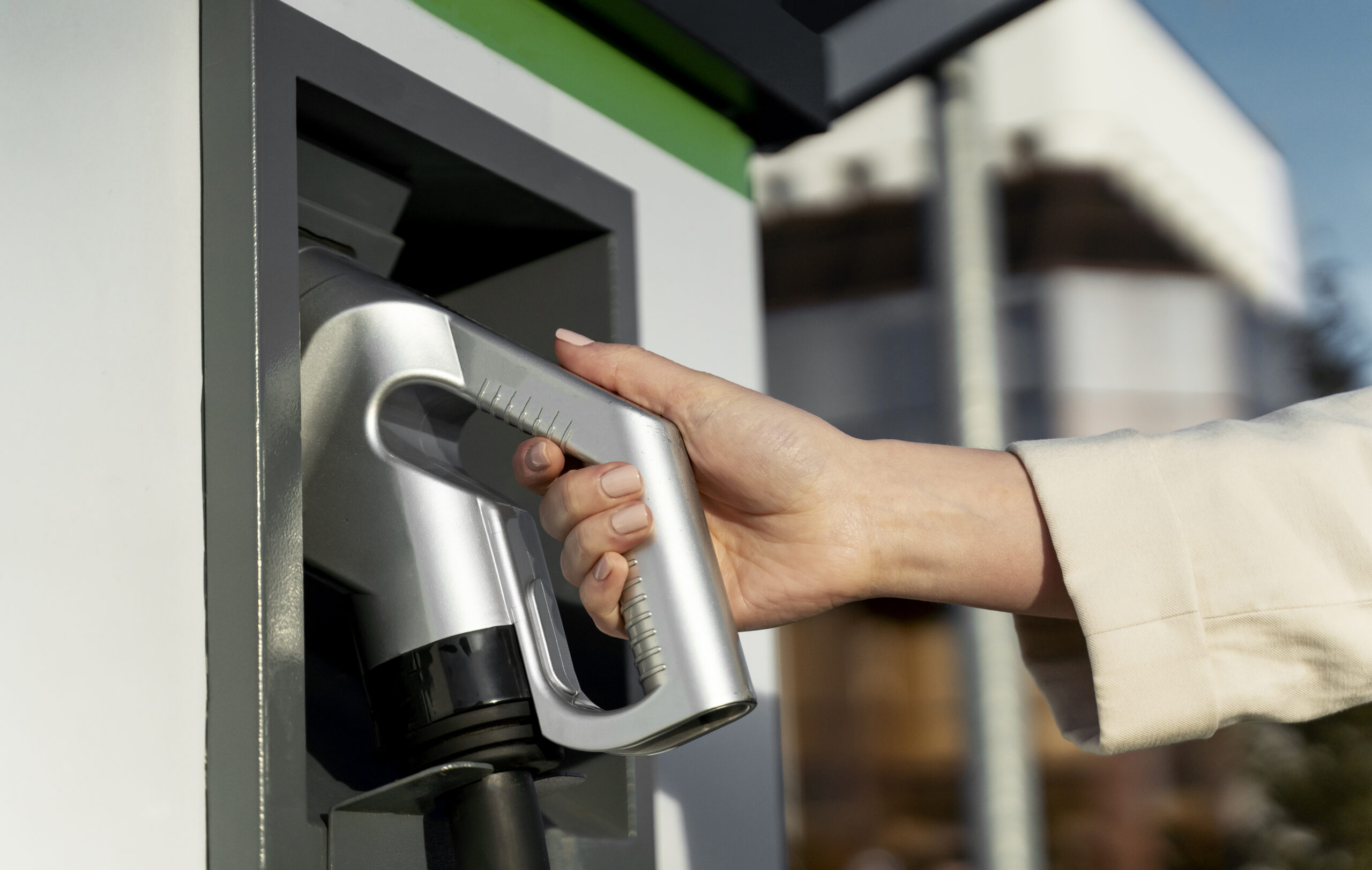 Recharge Électrique : Bilan et défis de la France en Europe