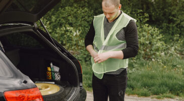 2025 : les objets obligatoires dans votre voiture