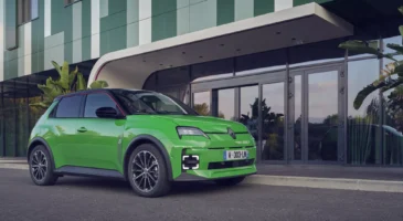 Renault 5 E-Tech : l’icône rétro devenue star high-tech à 100 000 exemplaires !