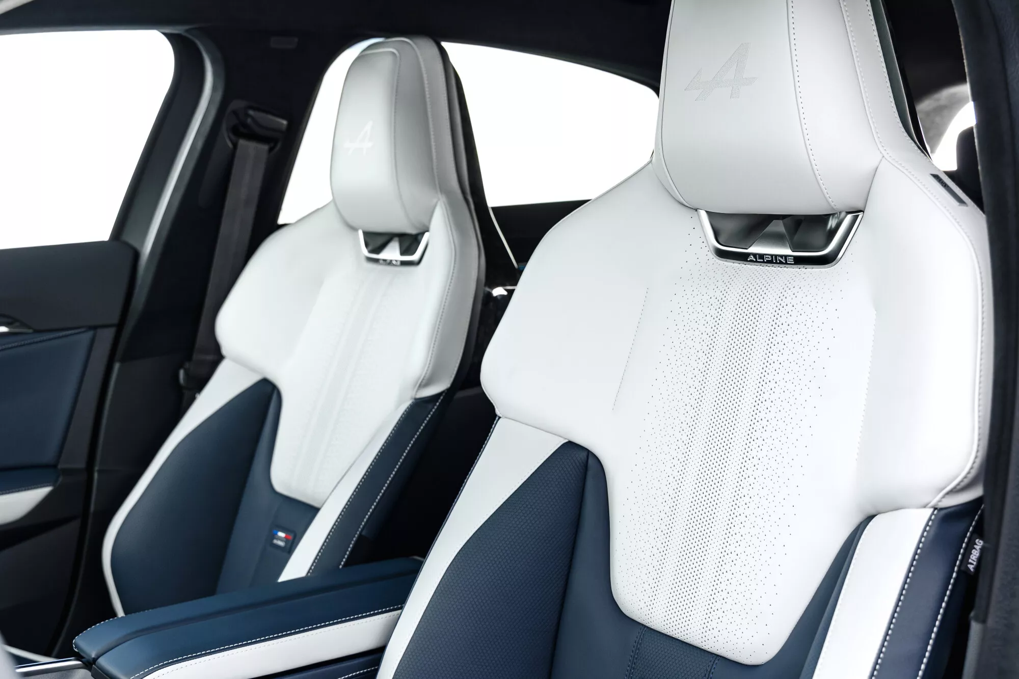 Sièges Sport Avant Alpine A390-l.jpg