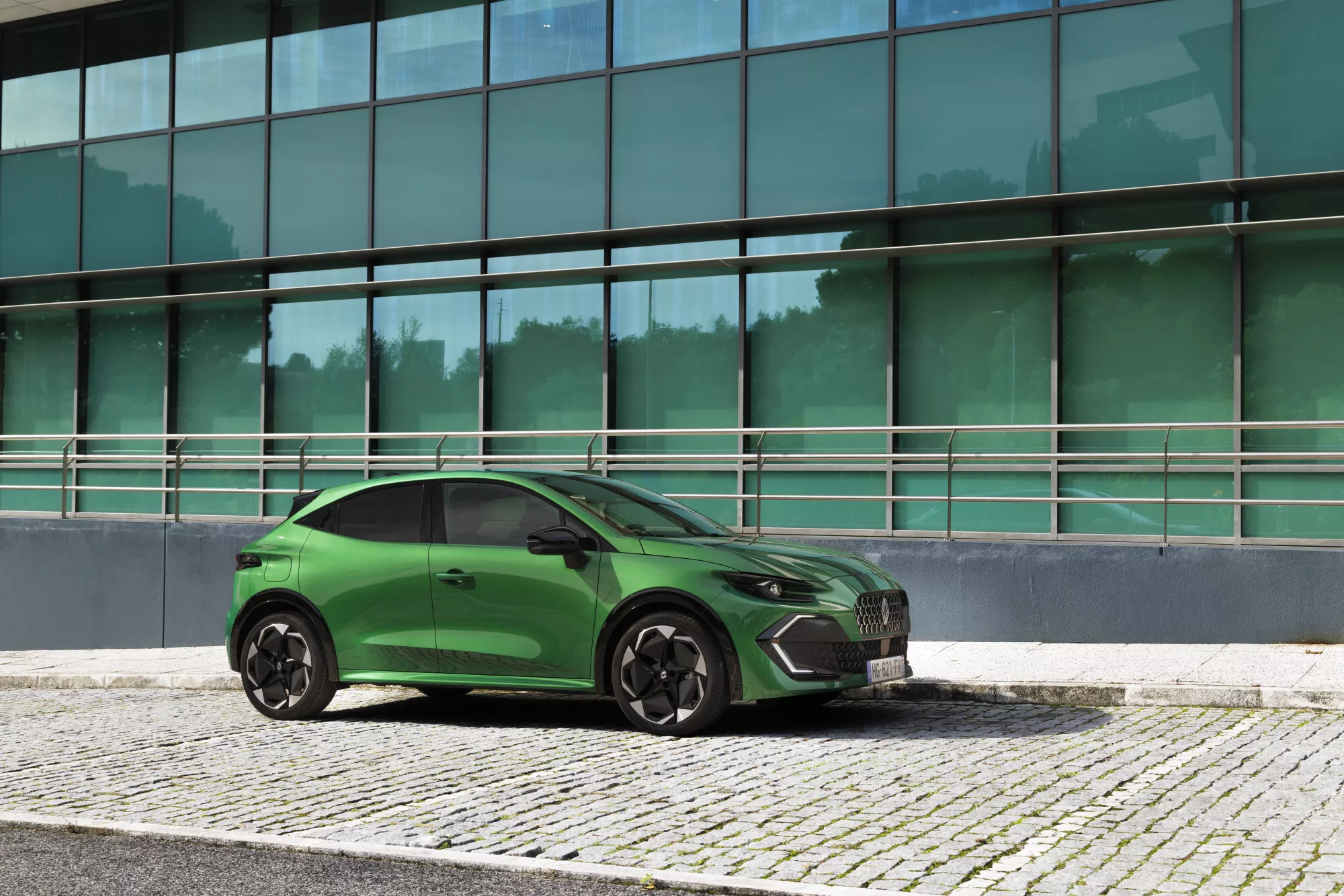 renault-clio-6-vue-avant-profil