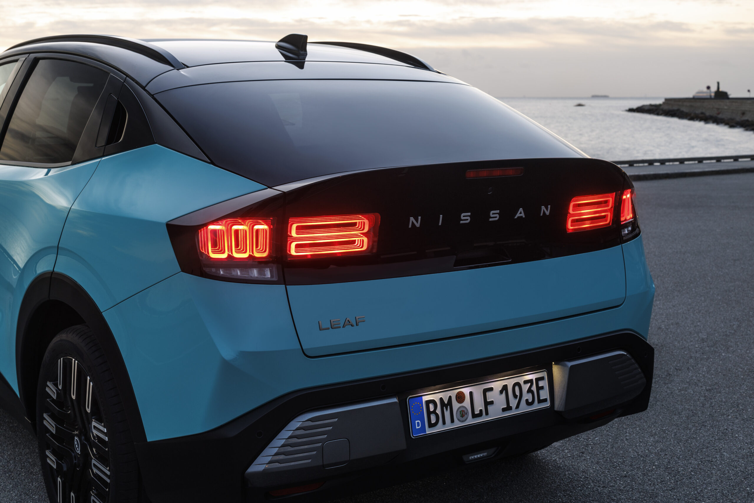 Signature Lumineuse Arrière Nissan Leaf 2026