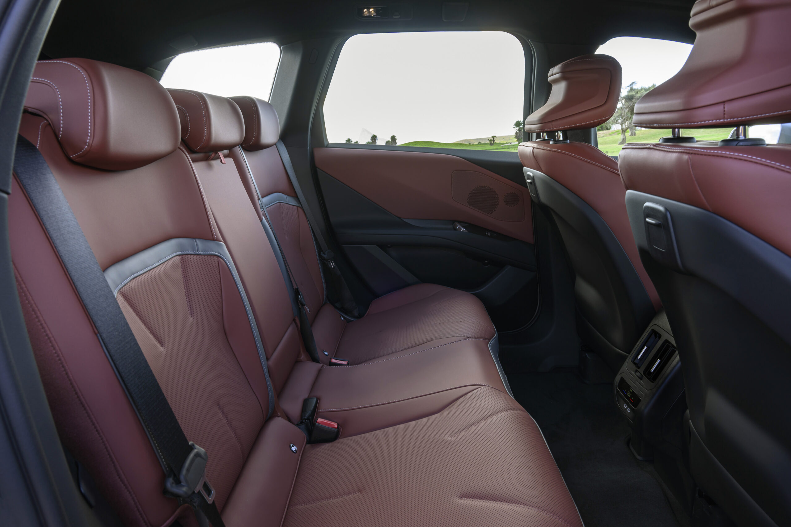Habitabilité Arrière BMW iX3 Sellerie Cuir Rouge