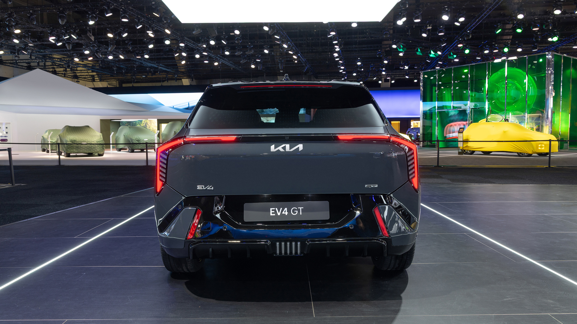kia-ev4-gt-penta-metal-motorshow-static-digital-1920x1980-06