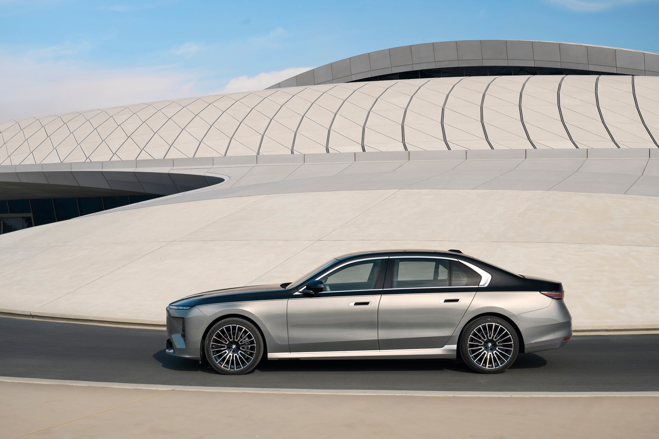 bmw-740-xdrive-04-20