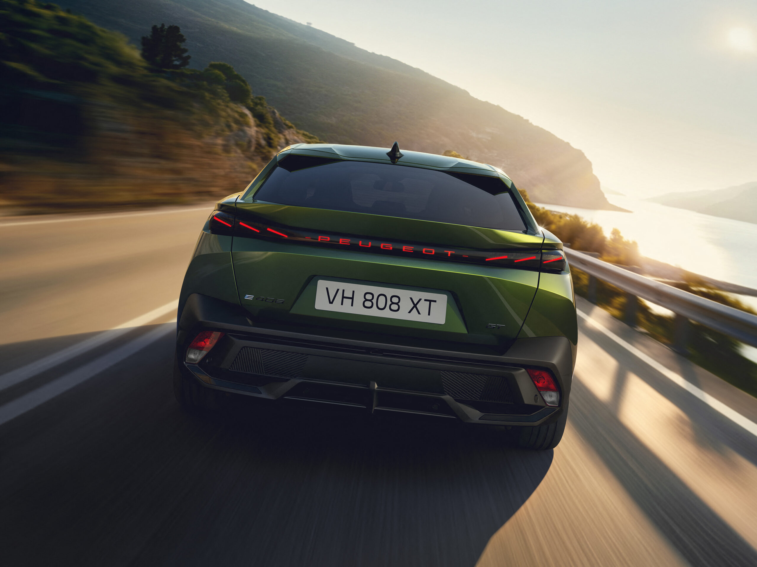 Peugeot 408 hybride rechargeable restylée