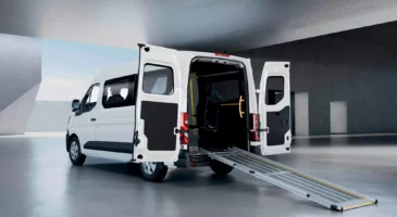 les-pros-vont-adorer-renault-promet-des-utilitaires-livres-30-plus-vite