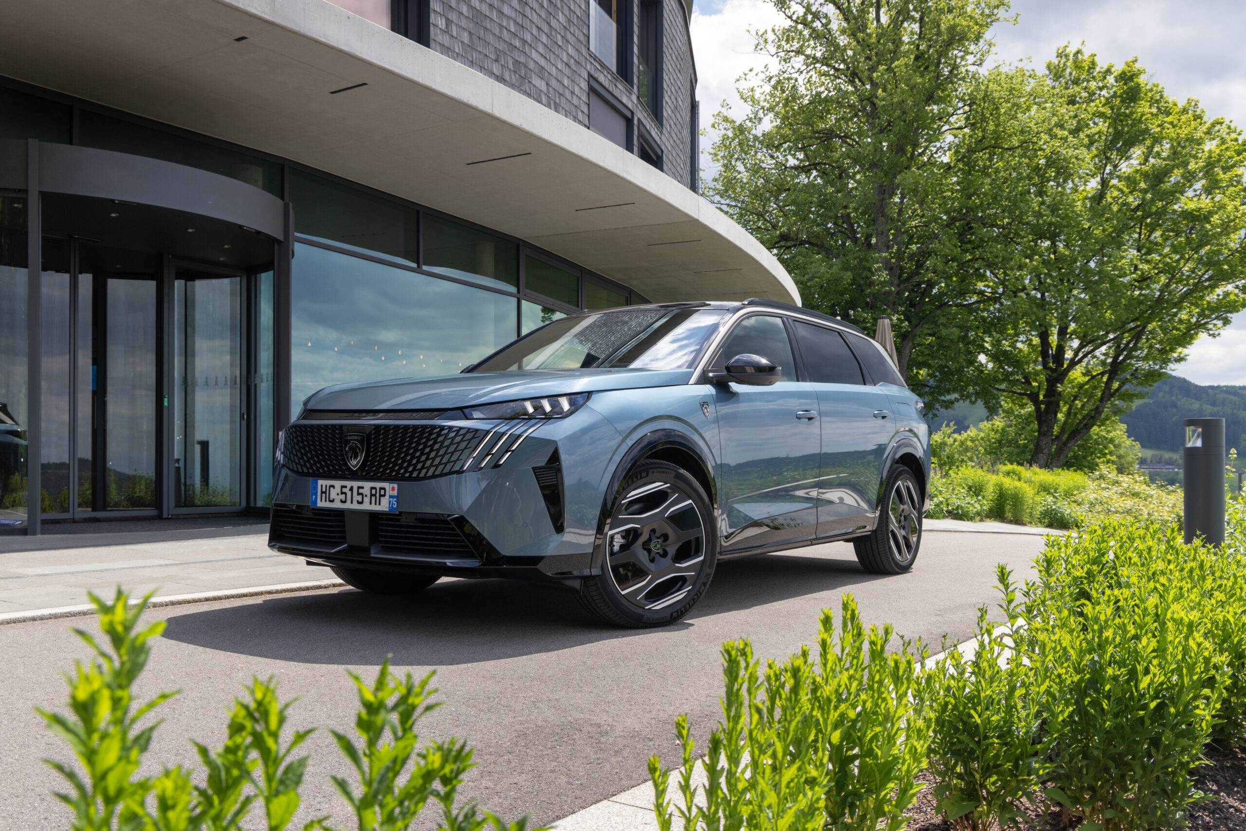 Peugeot 5008 hybride rechargeable recharge domicile