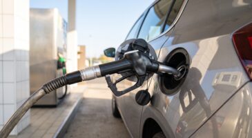 comprendre-la-nouvelle-etiquette-contient-des-additifs-metalliques-sur-les-pompes-a-essence